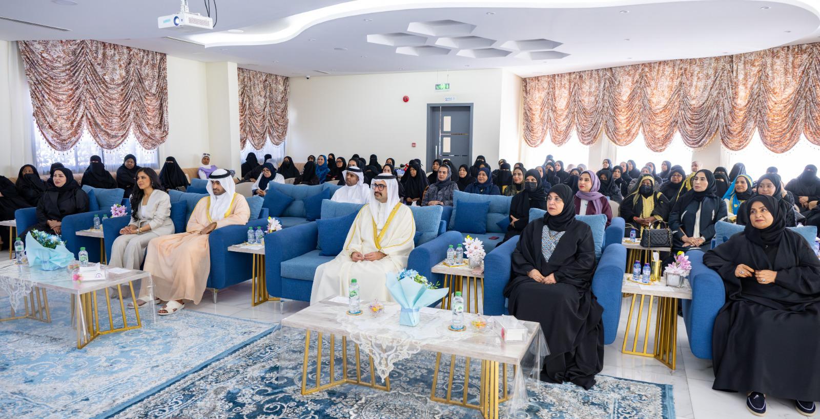 إحياء الذكرى العاشرة لتأسيس دار البر لرعاية كبار المواطنات تزامنا مع اليوم العالمي للمسن على شرف حضور سمو الشيخ خليفة بن علي آل خليفة ” محافظ الجنوبية” 