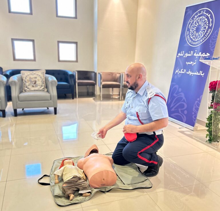 ورشة عمل الاسعافات الاولية بجمعية النور للبر. 